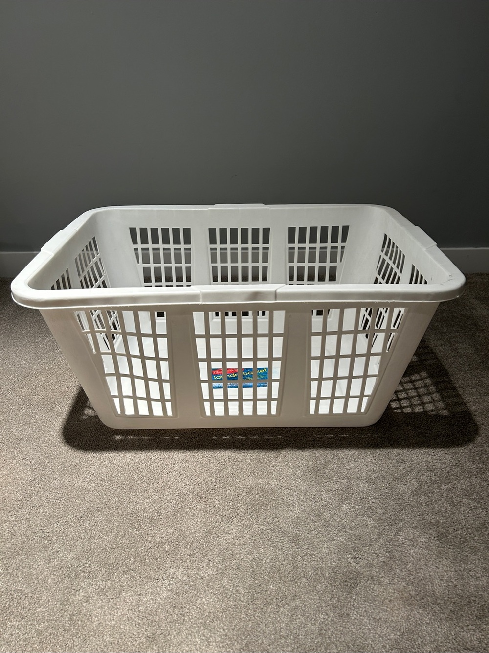 Vintage Rubbermaid White Laundry Basket #2973